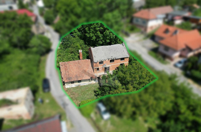Unikátna príležitosť v obci Lazany! Pozemok s pôvodným domom s históriou mlyna Unikátna príležitosť v obci Lazany! Pozemok s pôvodným domom s históriou mlyna